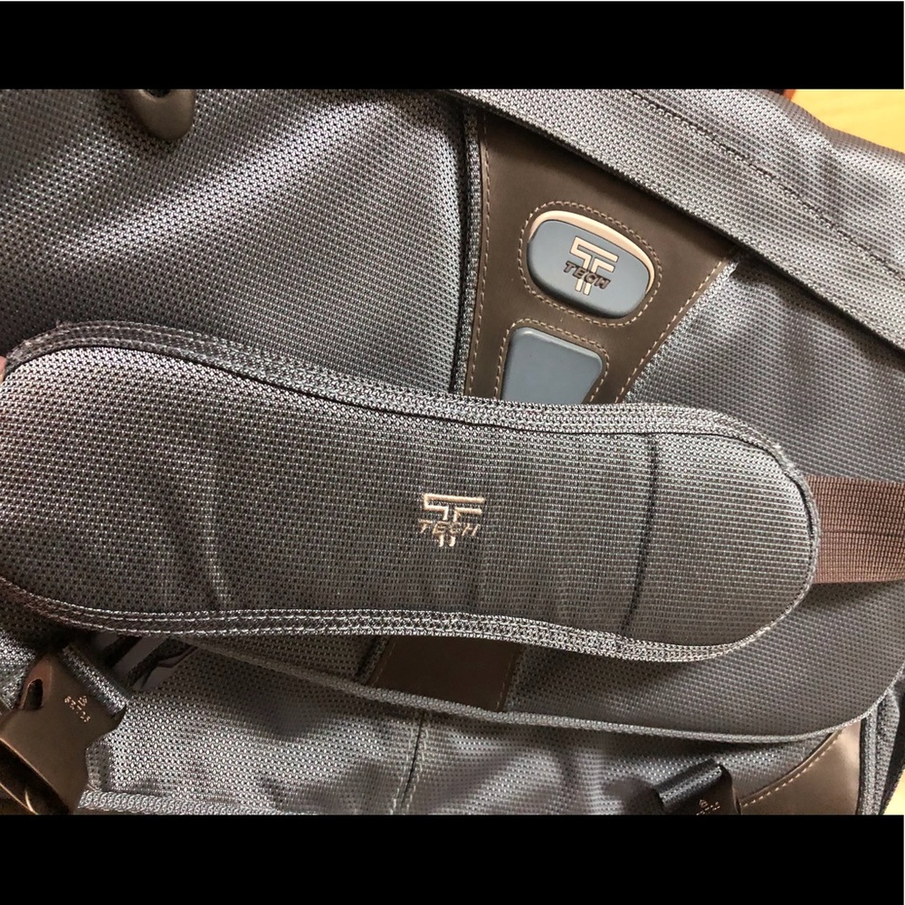 Tumi messenger laptop bag